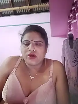Snapshot of Maya_Vabi chatting on July 7, 2026, 1:47 pm Maya Vabi online show from July 7, 2026, 1:47 pm