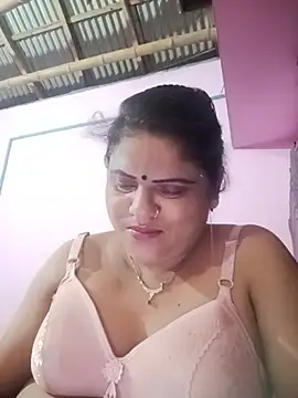 Snapshot of Maya_Vabi chatting on July 12, 2026, 2:51 pm Maya Vabi online show from July 12, 2026, 2:51 pm