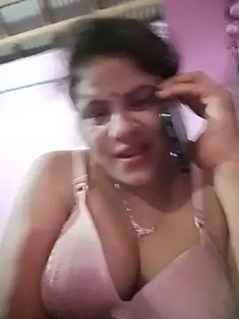Snapshot of Maya_Vabi chatting on June 15, 2026, 1:55 pm Maya Vabi online show from June 15, 2026, 1:55 pm