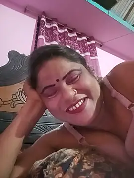 Snapshot of Maya_Vabi chatting on July 24, 2026, 2:24 pm Maya Vabi online show from July 24, 2026, 2:24 pm