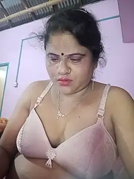 Snapshot of Maya_Vabi chatting on June 18, 2026, 2:55 pm Maya Vabi online show from June 18, 2026, 2:55 pm