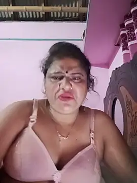 Snapshot of Maya_Vabi chatting on June 16, 2026, 2:39 pm Maya Vabi online show from June 16, 2026, 2:39 pm