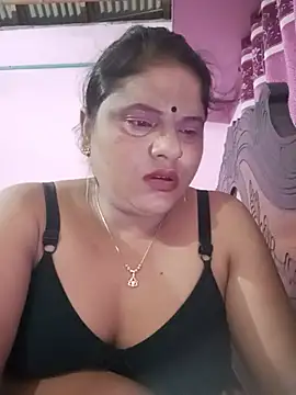 Snapshot of Maya_Vabi chatting on July 25, 2026, 2:12 pm Maya Vabi online show from July 25, 2026, 2:12 pm