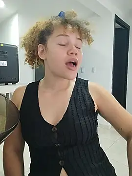 RoouseSiren online show from June 24, 2026, 9:01 pm