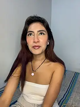 Snapshot of velariasoft_ chatting on July 16, 2026, 3:42 pm velariasoft online show from July 16, 2026, 3:42 pm