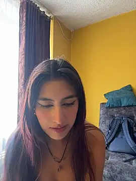 Snapshot of velariasoft_ chatting on July 2, 2026, 4:35 pm velariasoft online show from July 2, 2026, 4:35 pm