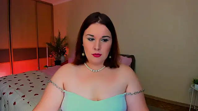 OliviaTwens online show from July 15, 2026, 4:08 am