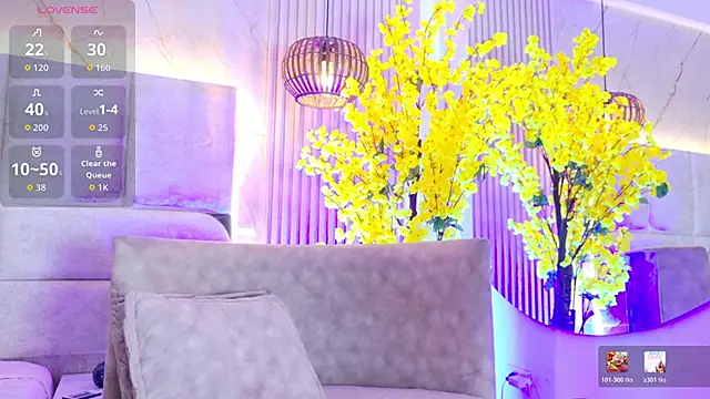 Snapshot of JuliiaSantos chatting on June 1, 2026, 2:23 am JuliiaSantos online show from June 1, 2026, 2:23 am