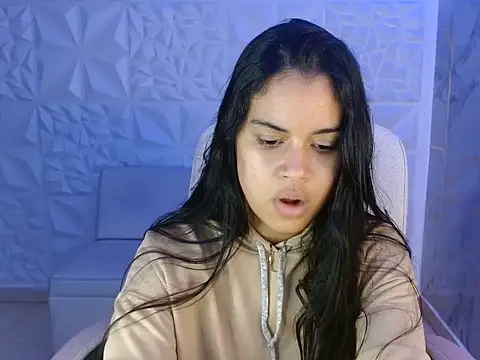 ashley thonsom18 online show from May 31, 2026, 3:12 am