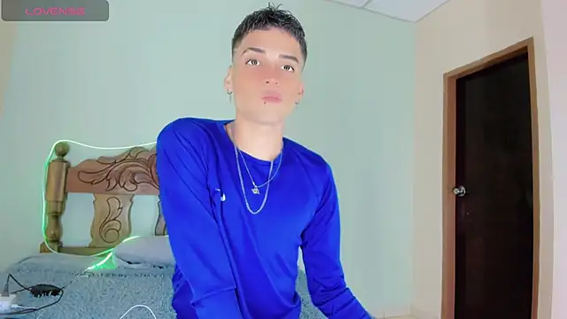 latino boyy  online show from July 26, 2026, 4:19 am