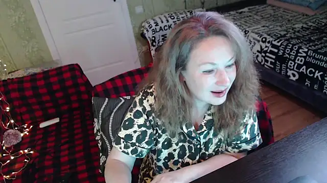 MarleneDietrich online show from October 4, 2025, 9:33 am