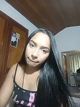 Snapshot of xcleila chatting on June 2, 2026, 5:40 am xcleila online show from June 2, 2026, 5:40 am
