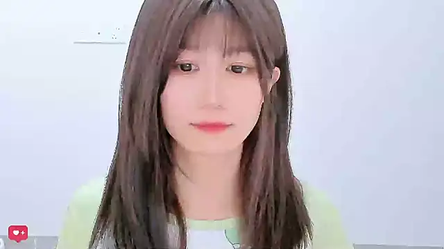 Snapshot of Sunflower_cute11 chatting on June 3, 2026, 2:01 am Sunflower cute11 online show from June 3, 2026, 2:01 am