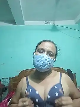 MoonLusty online show from July 2, 2026, 3:18 pm
