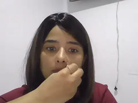 micaelamoreno18 online show from July 18, 2026, 6:05 pm