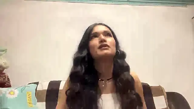 LisetteParajon online show from May 29, 2026, 6:03 pm