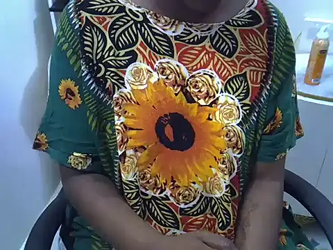Snapshot of Ndanu_Ercie chatting on June 13, 2026, 6:06 pm Ndanu Ercie online show from June 13, 2026, 6:06 pm