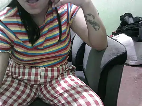 Snapshot of MommyRose28 chatting on May 30, 2026, 2:18 am MommyRose28 online show from May 30, 2026, 2:18 am