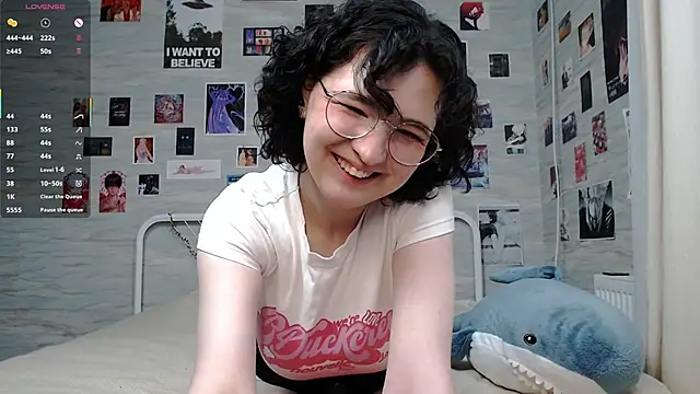 JackieApplePie online show from June 18, 2026, 6:34 am