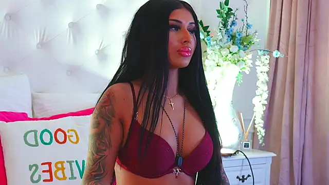 LaylaVixenn online show from June 16, 2026, 6:46 am