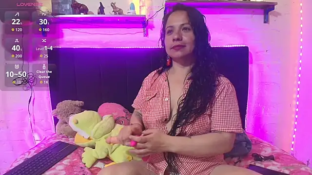 Snapshot of AlmaRose__ chatting on July 16, 2026, 11:24 pm AlmaRose online show from July 16, 2026, 11:24 pm