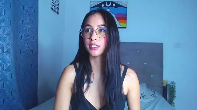 alanasaenz  online show from June 12, 2026, 5:38 am