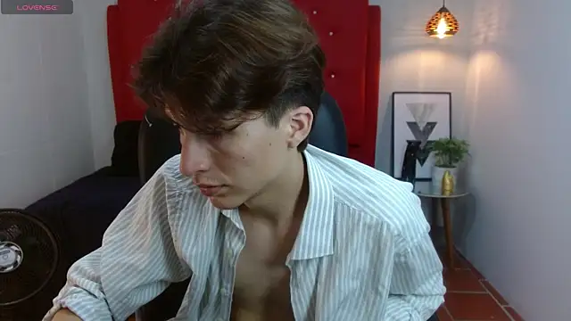Marcoviolet online show from June 1, 2026, 7:57 pm