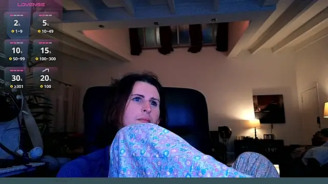Snapshot of noellenoir chatting on June 9, 2026, 4:35 am noellenoir online show from June 9, 2026, 4:35 am