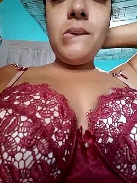 bruninhasurfi online show from June 15, 2026, 4:28 pm