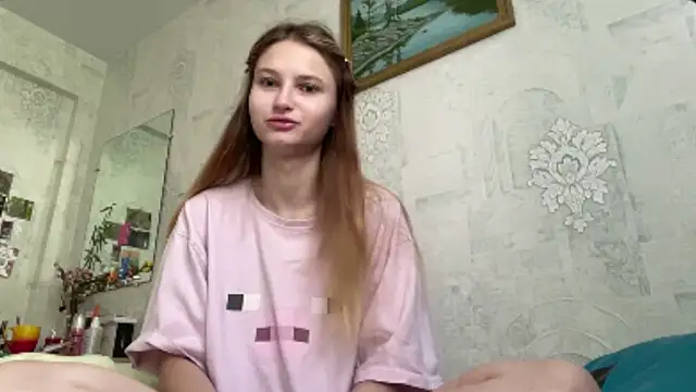 Snapshot of HeIen_cute chatting on July 15, 2026, 7:48 am HeIen cute online show from July 15, 2026, 7:48 am