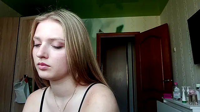 Snapshot of NorineGressett chatting on July 14, 2026, 10:21 am NorineGressett online show from July 14, 2026, 10:21 am