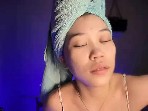 Snapshot of Alluringx_amara chatting on July 5, 2026, 9:27 am Alluringx amara online show from July 5, 2026, 9:27 am