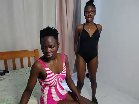 Snapshot of Melaninmagicc chatting on June 20, 2026, 11:37 am Melaninmagicc online show from June 20, 2026, 11:37 am