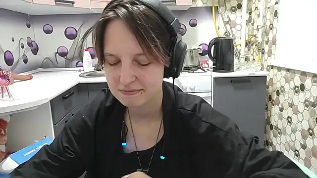 Saranade online show from June 19, 2026, 5:41 pm
