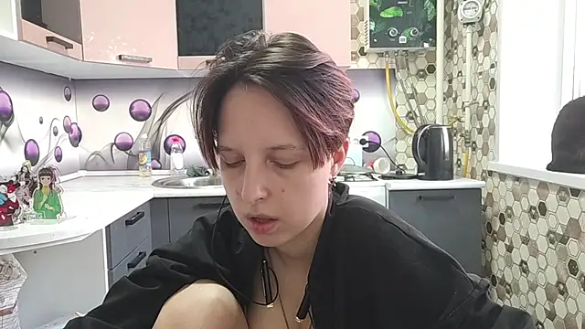 Saranade online show from June 14, 2026, 5:03 pm