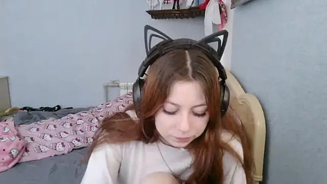 Snapshot of AlessiaViolet chatting on July 8, 2026, 8:48 am AlessiaViolet online show from July 8, 2026, 8:48 am