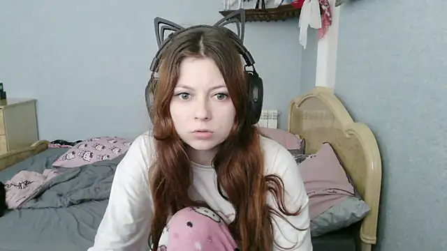 Snapshot of AlessiaViolet chatting on July 7, 2026, 9:02 am AlessiaViolet online show from July 7, 2026, 9:02 am