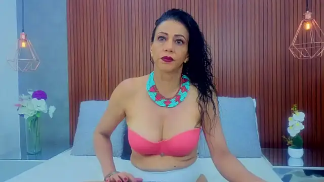 Snapshot of Velvet_Luxx chatting on July 3, 2026, 7:31 pm Velvet Luxx online show from July 3, 2026, 7:31 pm