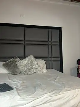 LorenaWilliams online show from July 3, 2026, 9:43 pm