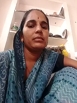 Snapshot of Cut_itr2 chatting on July 3, 2026, 10:55 am Cut itr2 online show from July 3, 2026, 10:55 am