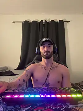 Aaron hyuga online show from June 3, 2026, 3:07 am