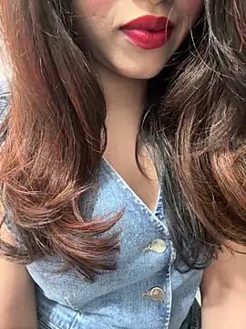 Yours riya11 online show from June 11, 2026, 7:33 pm