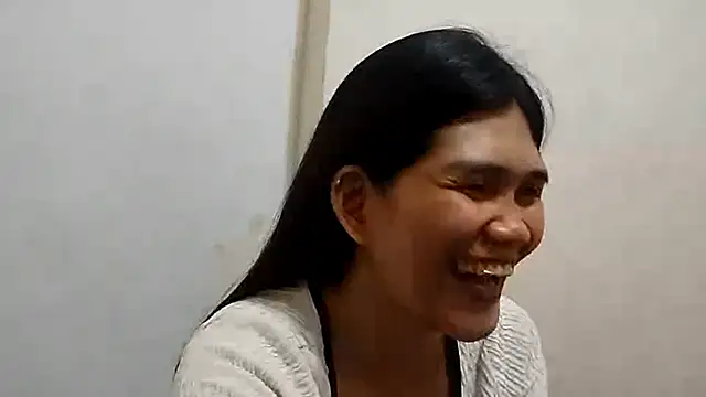 Snapshot of RefugiaHoag chatting on June 2, 2026, 11:43 am RefugiaHoag online show from June 2, 2026, 11:43 am