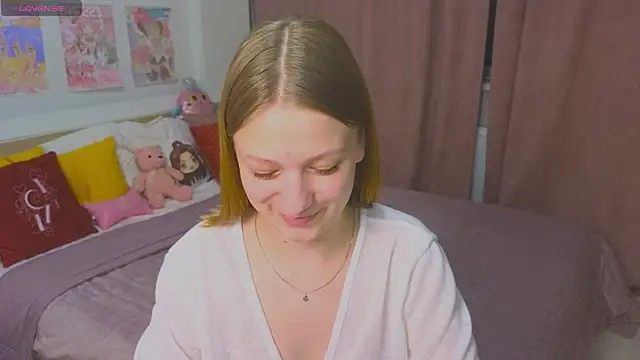 BeatriceLoven online show from June 14, 2026, 2:24 am