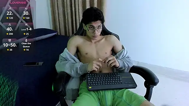Ithan Hott online show from June 19, 2026, 3:45 am