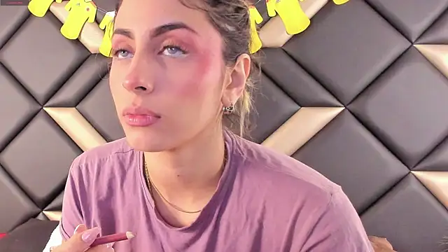 AdrianaHarlow online show from July 19, 2026, 12:35 pm