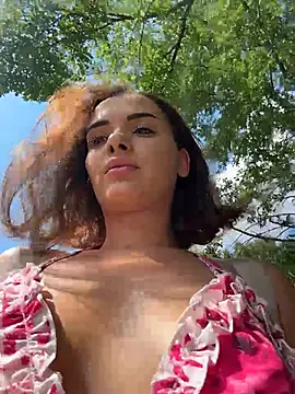 chloenyx online show from June 25, 2026, 1:05 pm