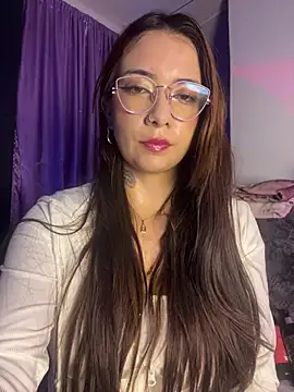 Snapshot of arilynn_ chatting on July 17, 2026, 4:53 am arilynn online show from July 17, 2026, 4:53 am