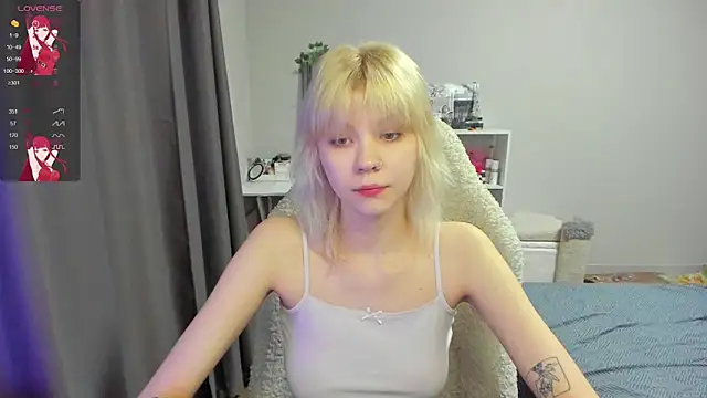 voguecaroline online show from June 30, 2026, 8:09 pm