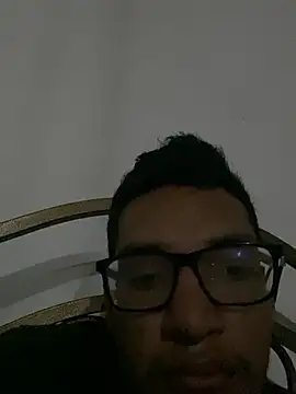 Guillermo26j online show from June 4, 2026, 2:27 am